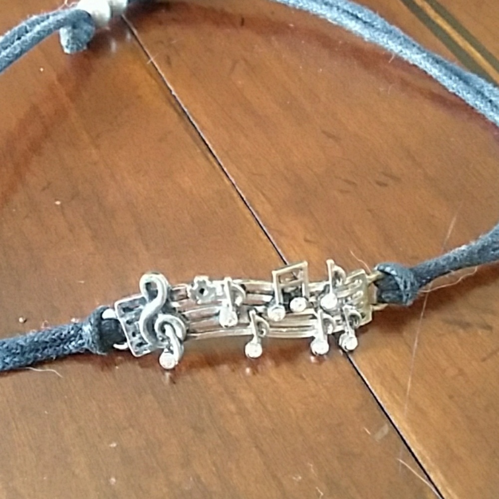 Music note bracelet